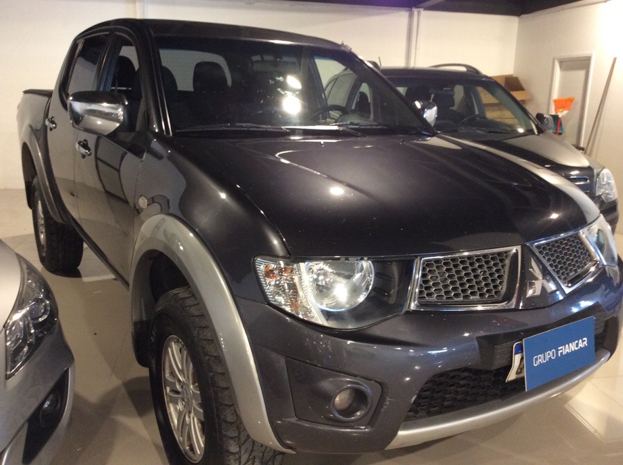 Mitsubishi l200 2011