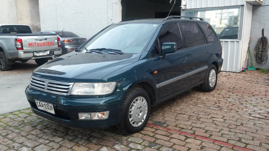 Mitsubishi space wagon 2000