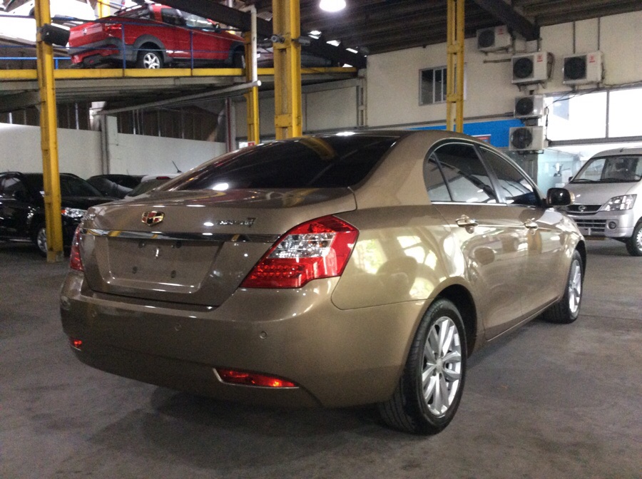 Geely emgrand черный