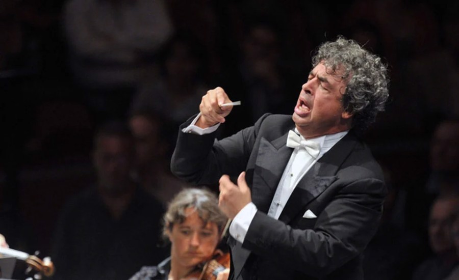 Dessner at the 2025 Nobel Prize Concert