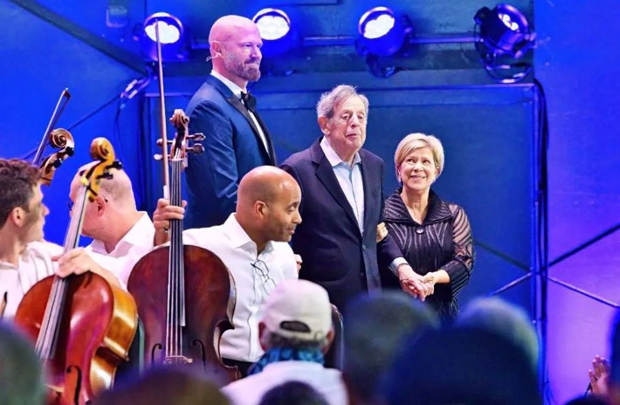 World Premiere of new Lincoln Symphony by Philip Glass