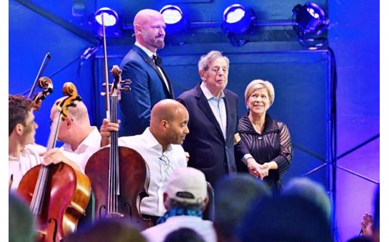World Premiere of new Lincoln Symphony by Philip Glass