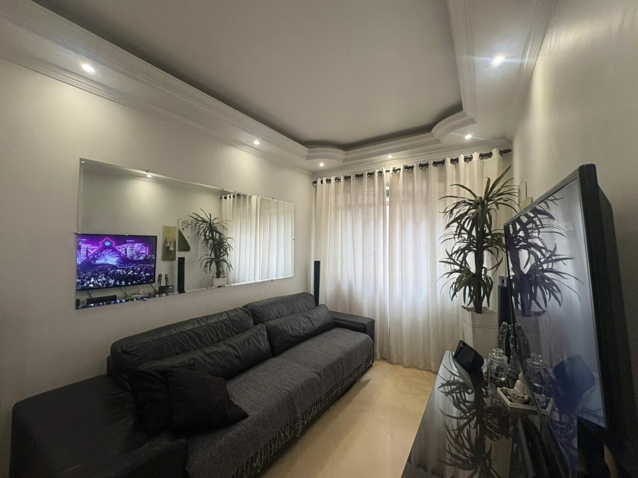 Apartamento para Venda - Vila Galvão