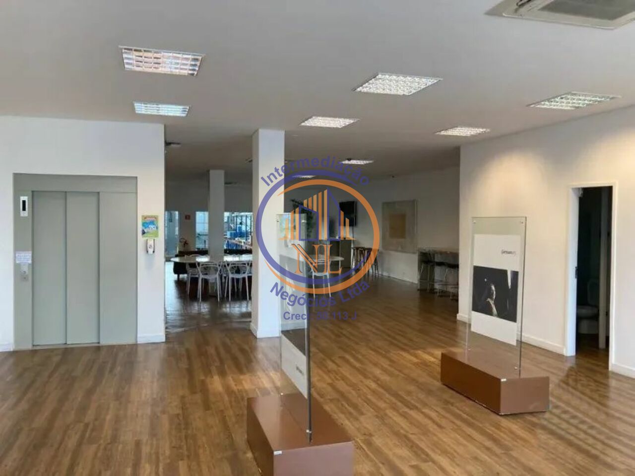 Prédio para Venda - Luz