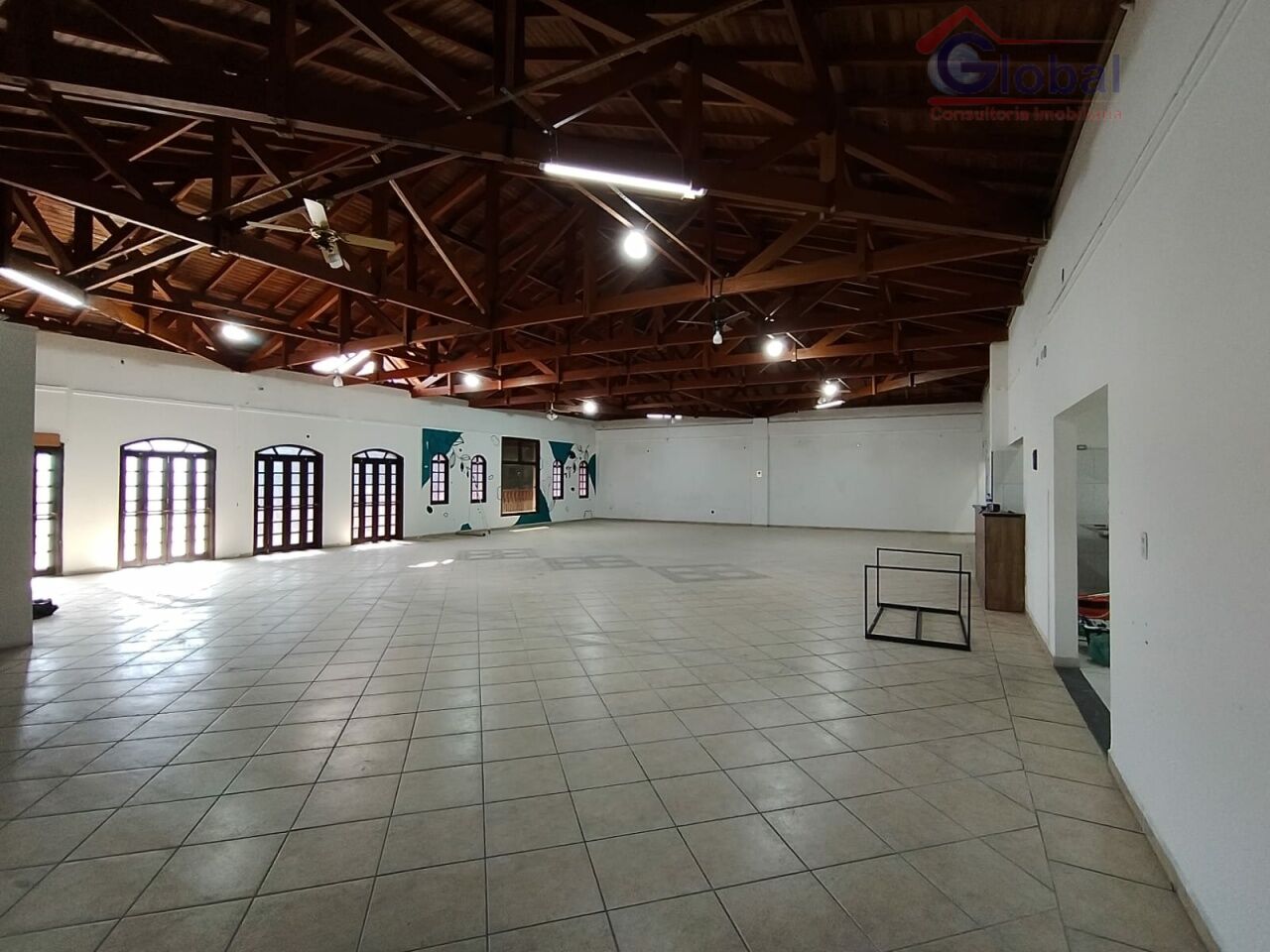 Comercial para Locação - SUÍÇO