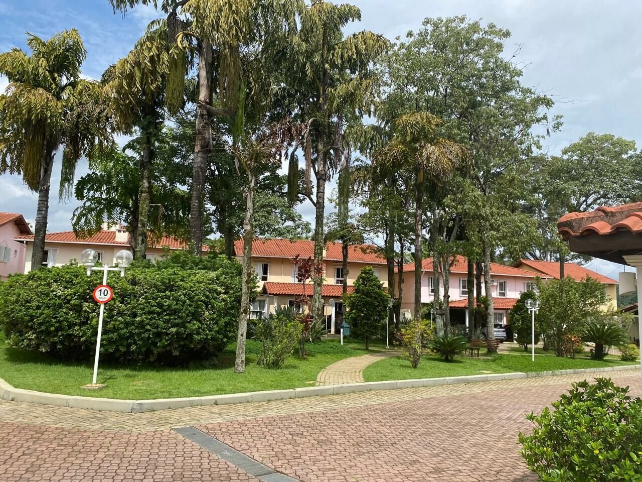 MAIRARÊ CONDOMINIO CLUBE 3 DORMS 2 VAGAS FL43
