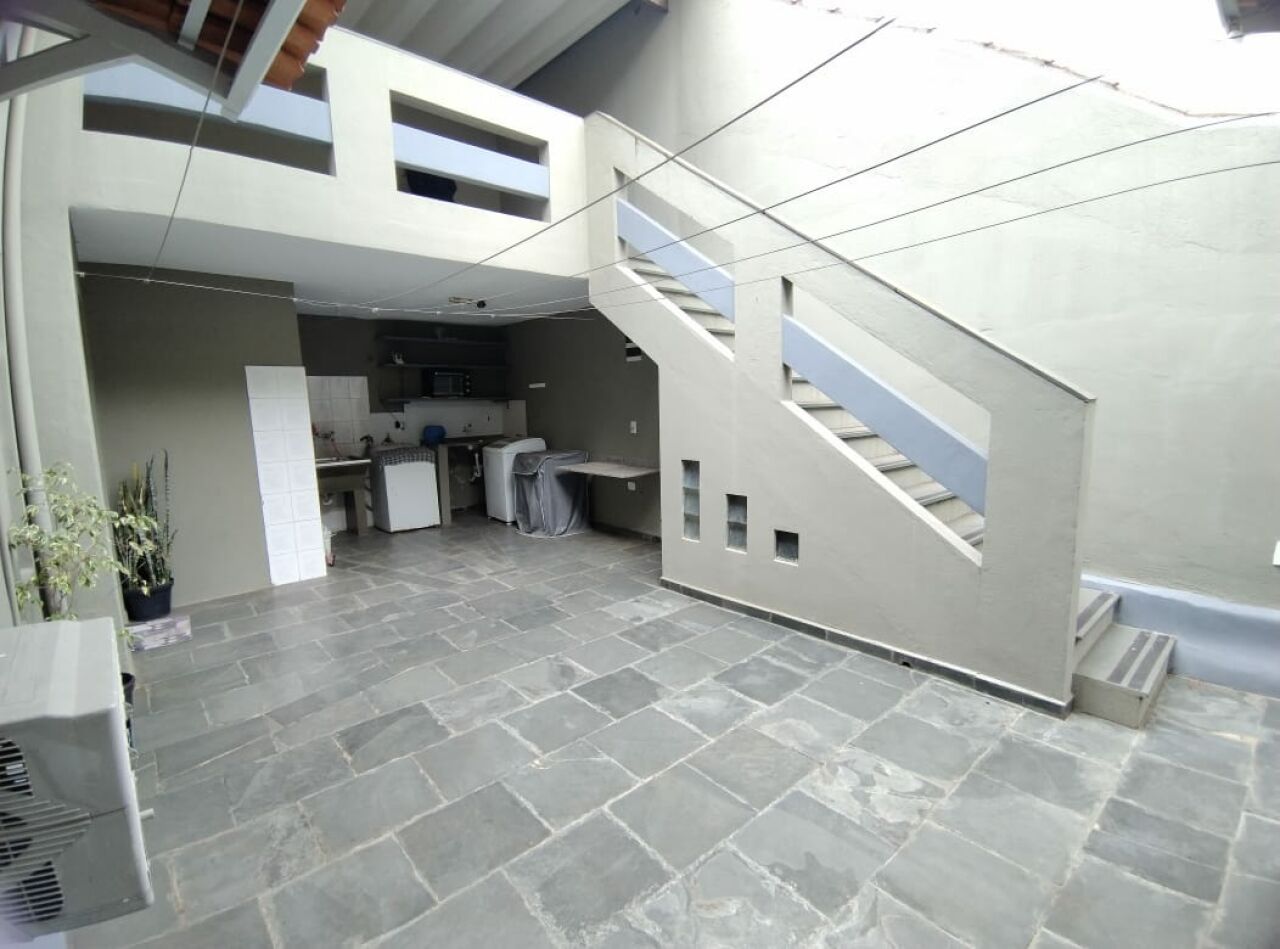 Sobrado 100m² 3 quartos 1 suíte 2 vagas FL15