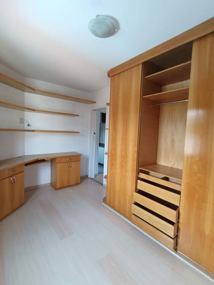 SOBRADO 3 SUITES   4 VAGAS PROX COMERCIOS E CONDUÇÕES FL37