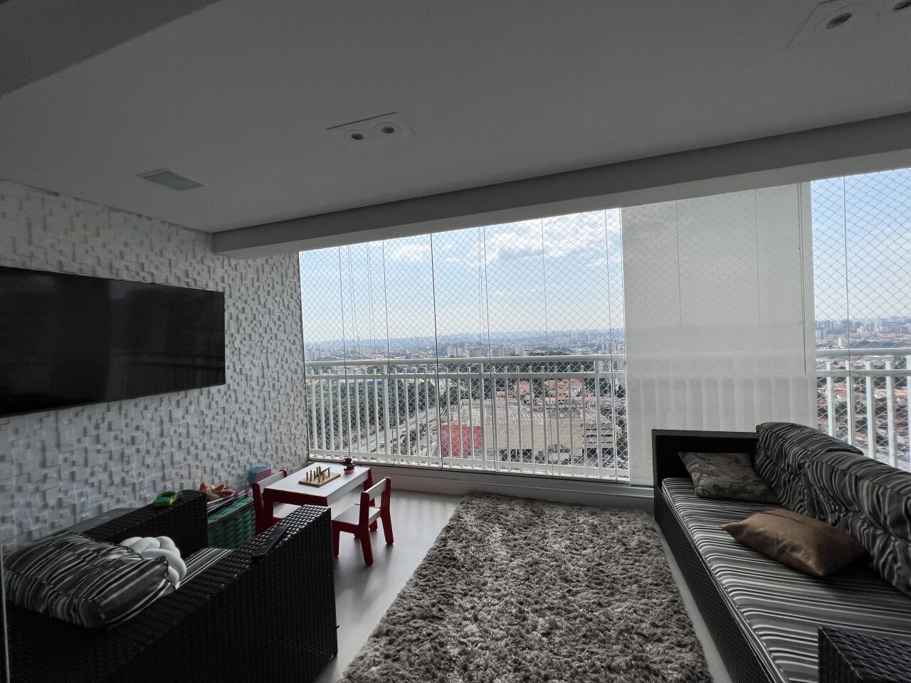 Sobrado 263m2 6 quartos 3 banheiros 6 vagas FL15