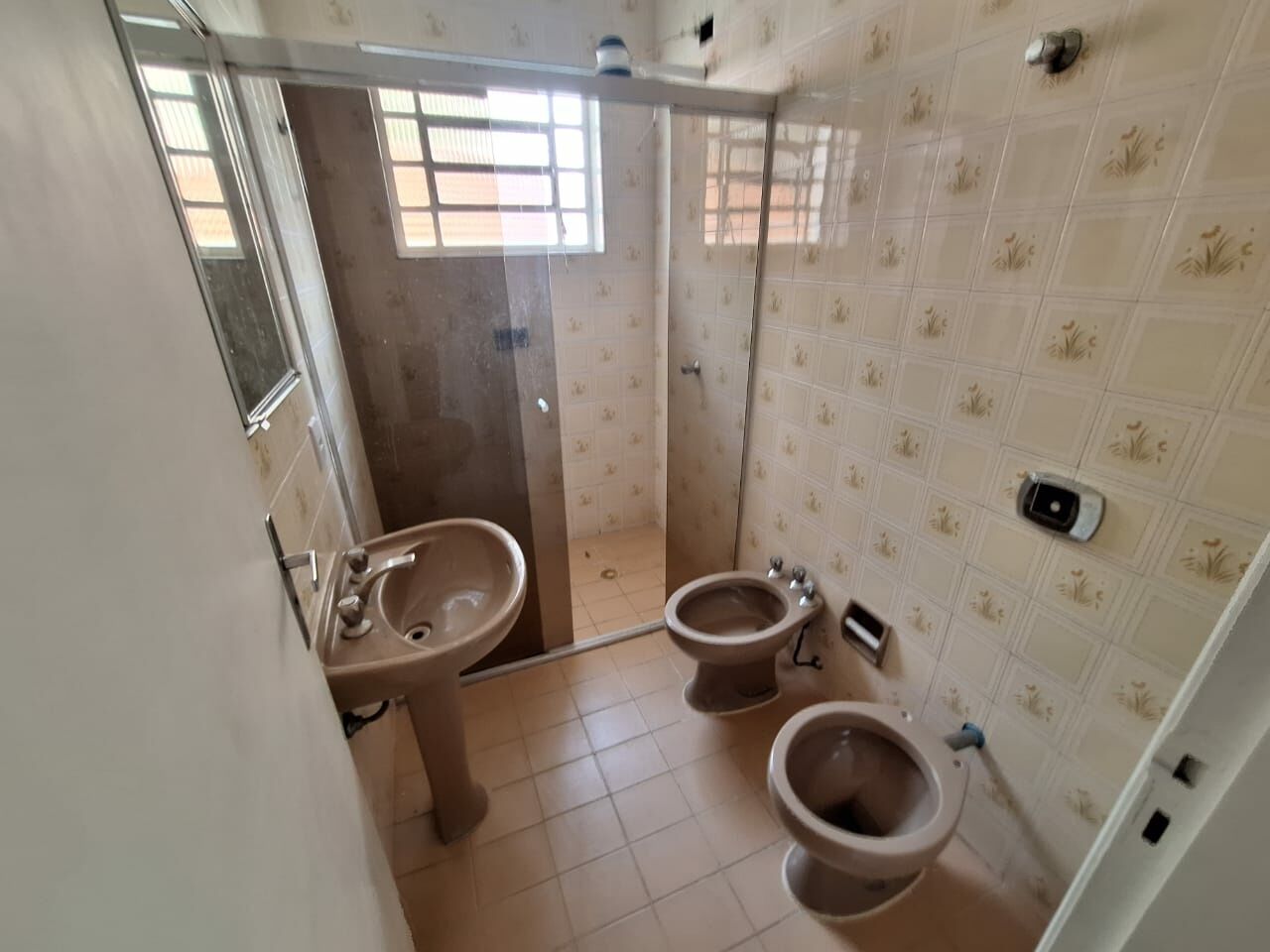 Sobrado Jardim Bonfigliolli    160 metros    3 dormitórios   2 vagas