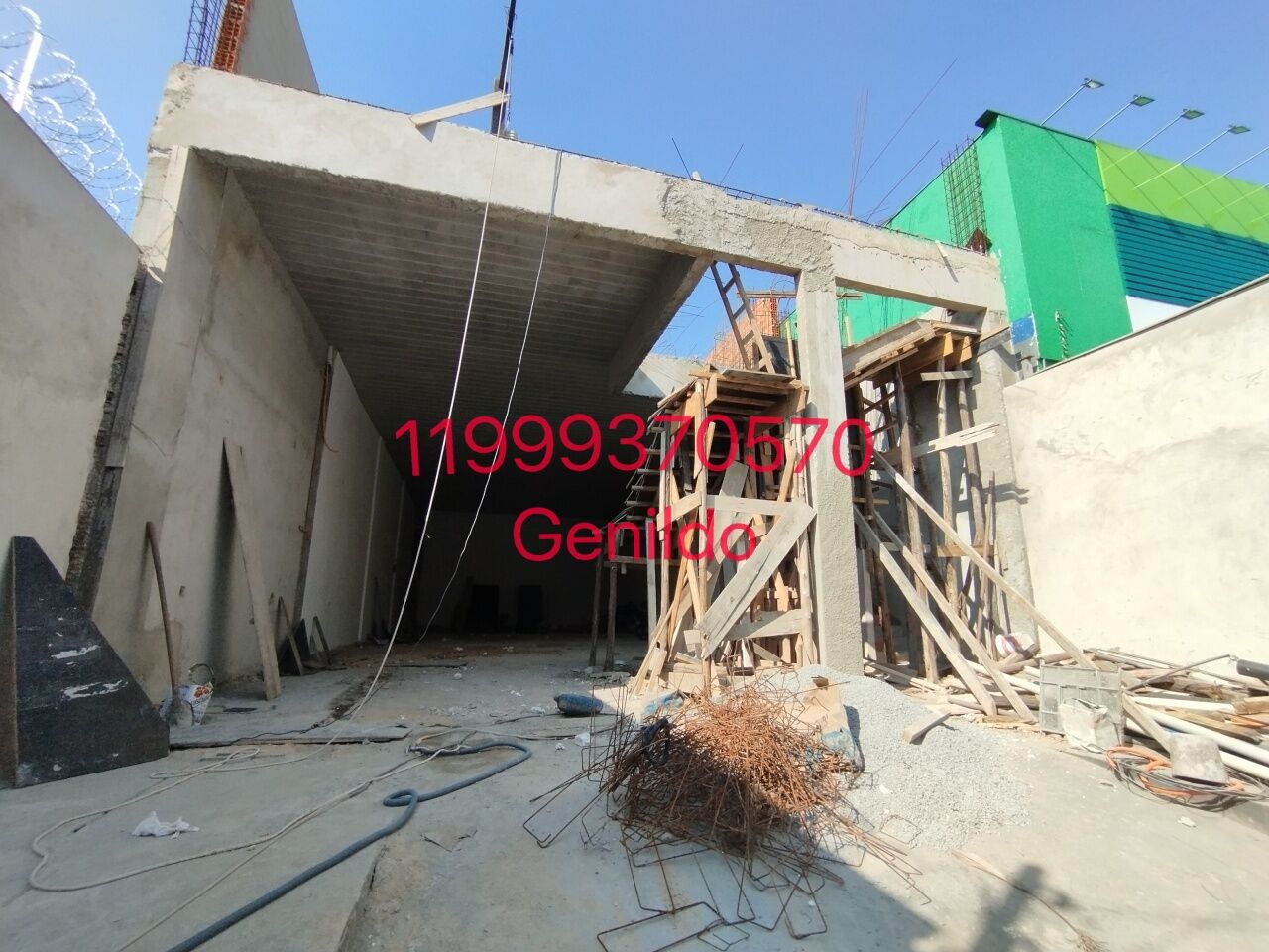 SOBRADO EM CONDOMÍNIO 3 QUARROS   2 VAGAS      FL21