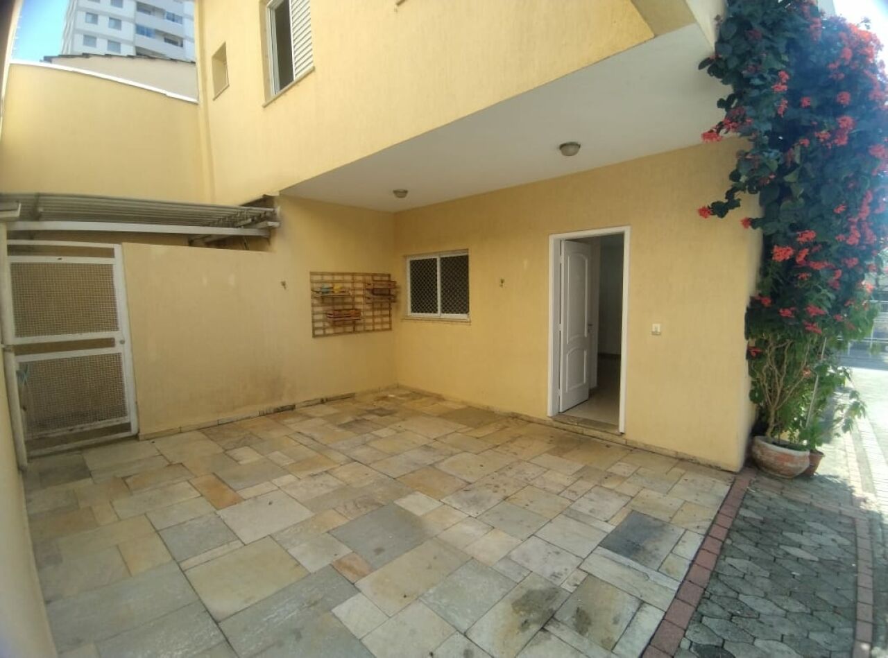 VENDO BELO SOBRADO NO CAMPO LIMPO