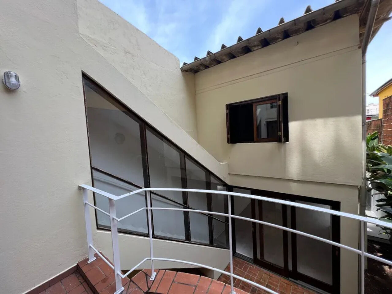 SOBRADO TRIPLEX CHACARA DO JOCKEY  210M² 3 QUARTOS (1 SUITE) 1 VAGA  FL15