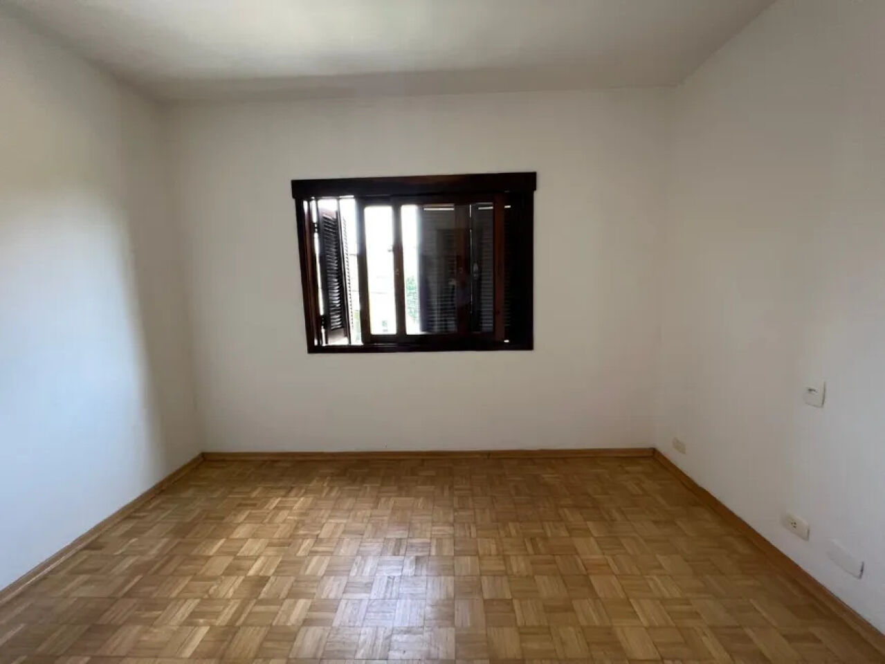 SOBRADO TRIPLEX CHACARA DO JOCKEY  210M² 3 QUARTOS (1 SUITE) 1 VAGA  FL15