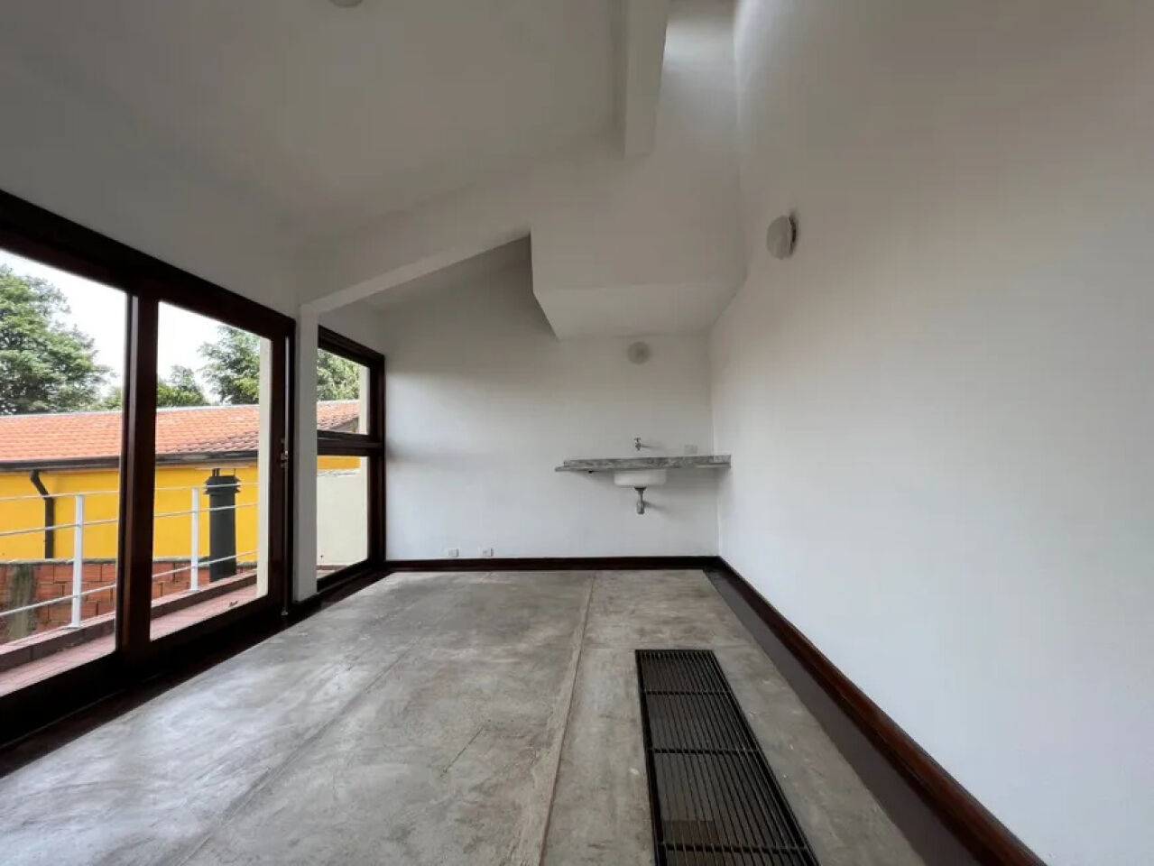 SOBRADO TRIPLEX CHACARA DO JOCKEY  210M² 3 QUARTOS (1 SUITE) 1 VAGA  FL15