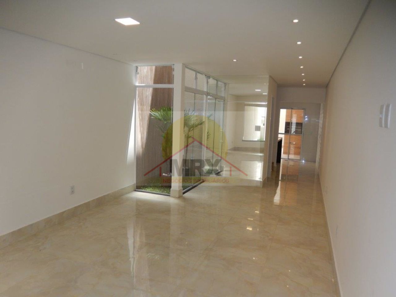 Casa, 4 quartos, 200 m² - Foto 1