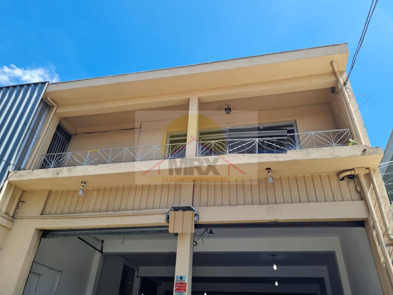 Depósito-Galpão-Armazém à venda, 200m² - Foto 1
