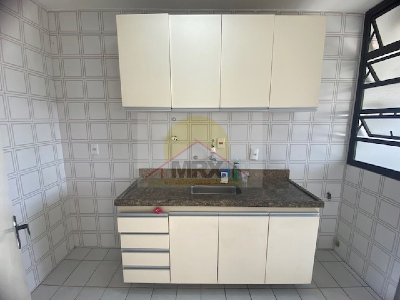 Apartamento à venda e aluguel com 2 quartos, 50m² - Foto 8