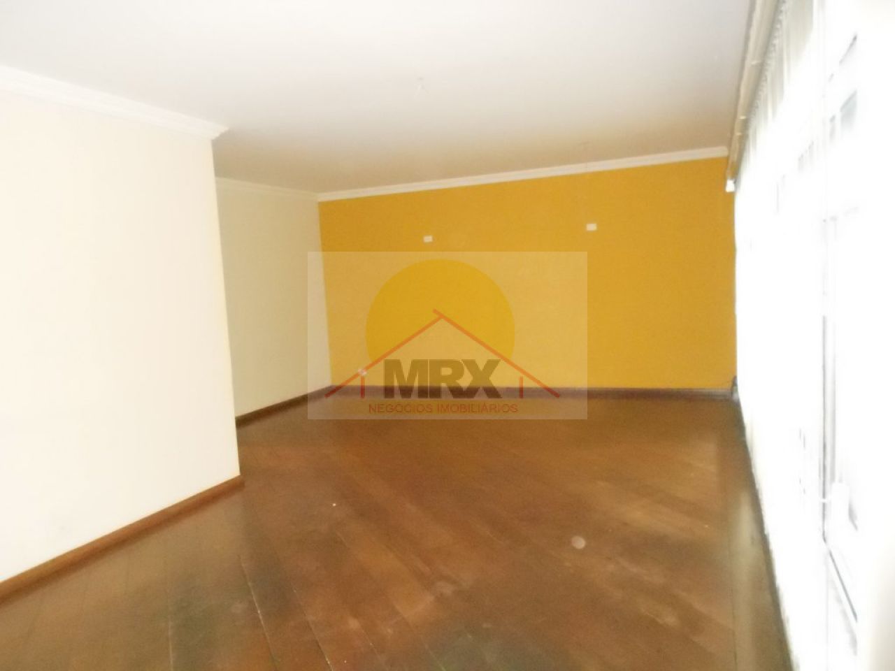 Casa para alugar com 3 quartos, 202m² - Foto 1
