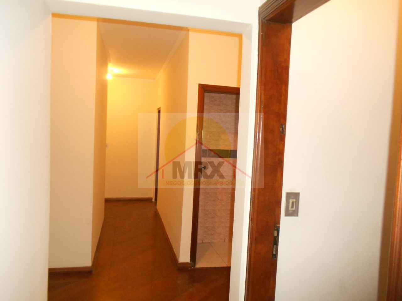 Casa para alugar com 3 quartos, 202m² - Foto 3