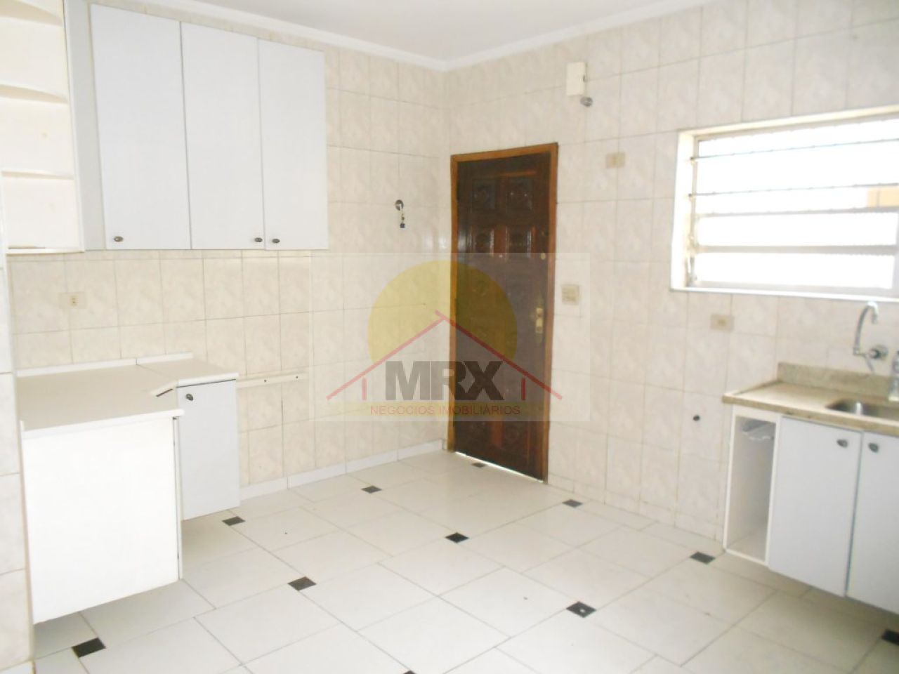 Casa para alugar com 3 quartos, 202m² - Foto 14