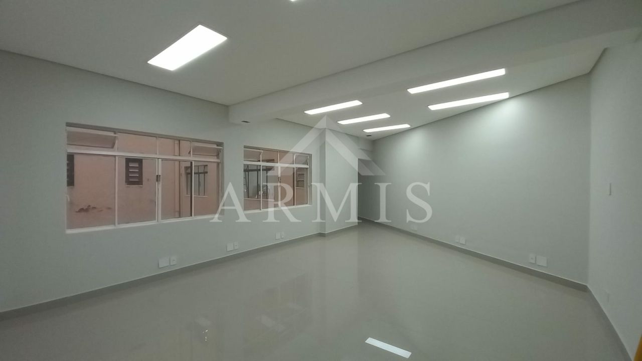 Conjunto Comercial, 104m2, recém reformada!