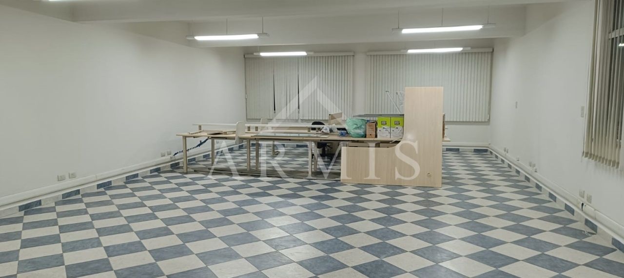 Conjunto comercial no Centro!