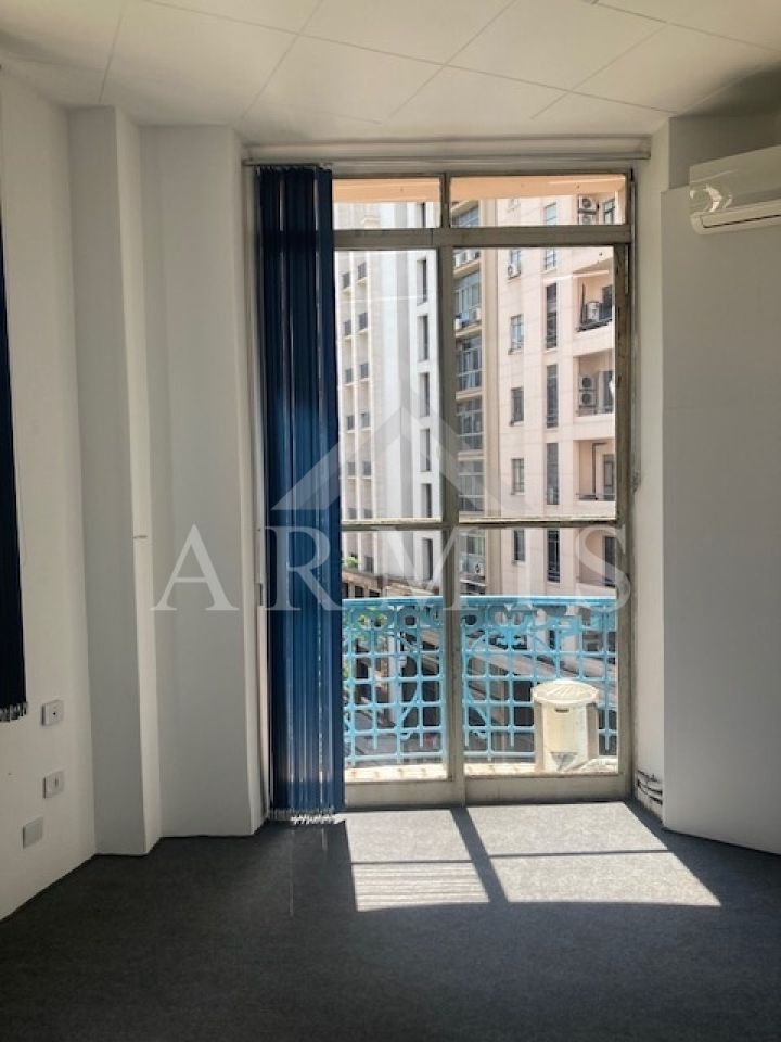 Sala Comercial em Prédio Histórico