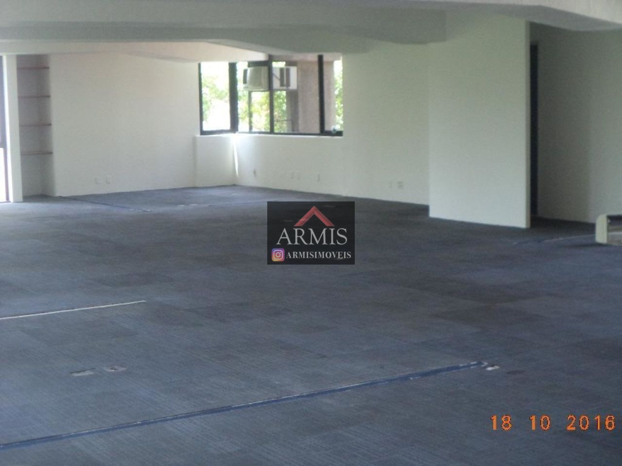 Conj. Comercial para Venda - Cidade Monções