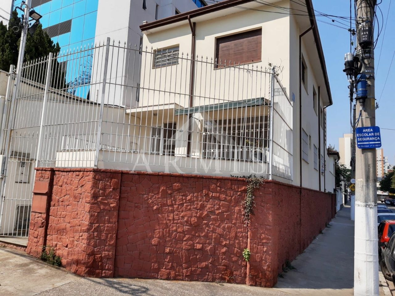  Casa em ótimo ponto comercial para alugar, próxima ao metro Santa Cruz.