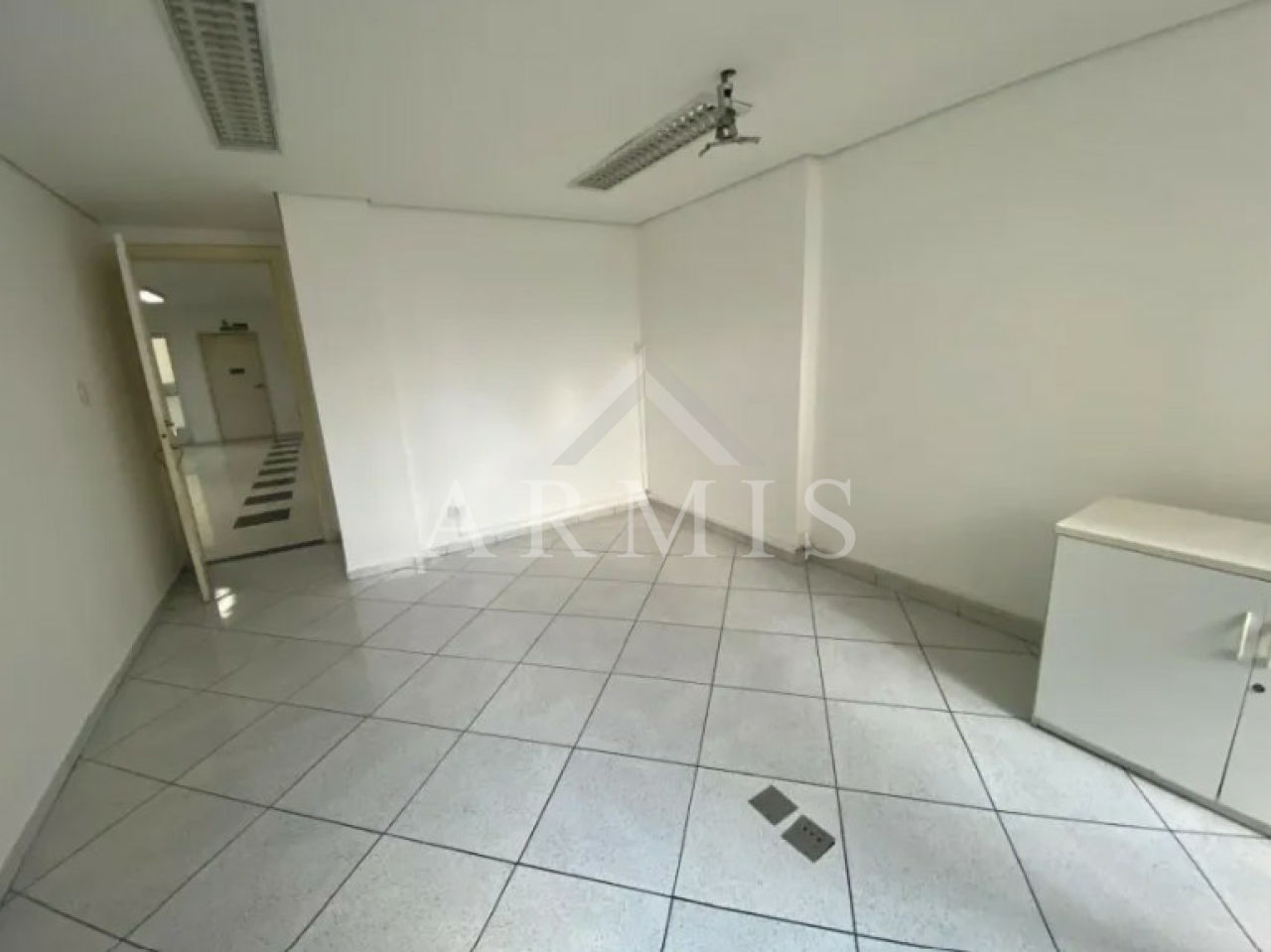 Conjunto mobiliado no Centro!