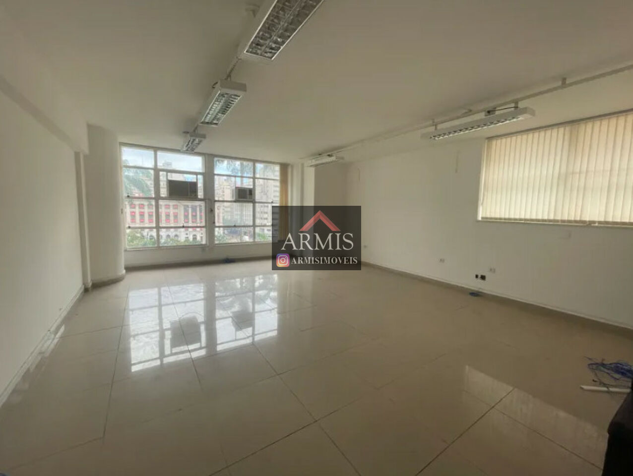 Conj. Comercial para Venda - República