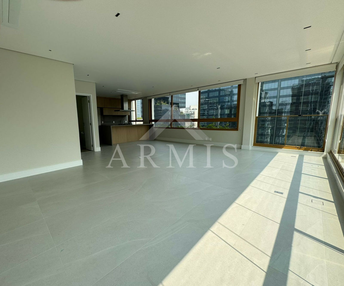 Ótimo apto 3stes no Itaim!