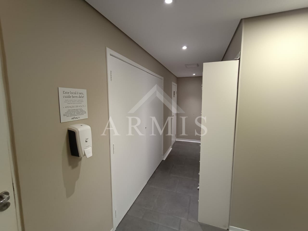 Sala Comercial no Centro totalmente mobiliada!