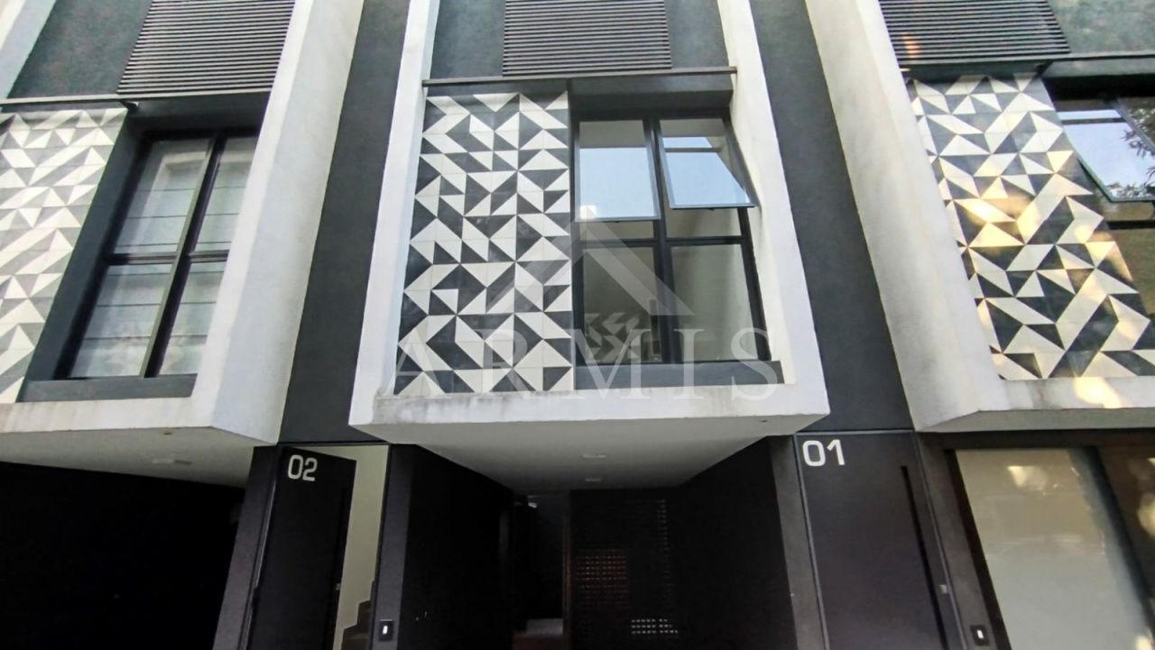 Casa em condomínio na Vila Ipojuca!