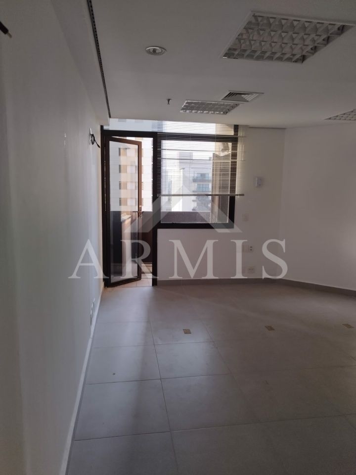 Conjunto comercial no Itaim!