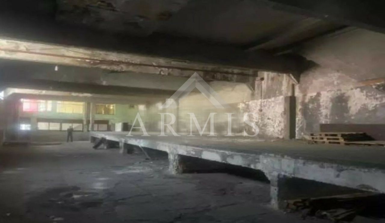 Galpão com 420m² disponível para locação na Vila Guilherme