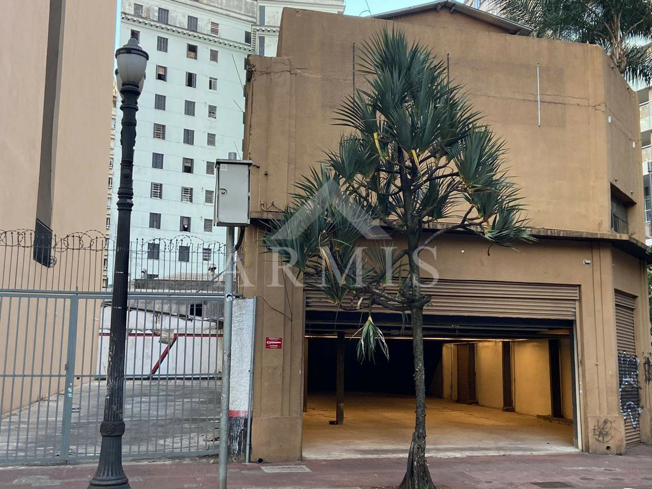 Galpão na República!