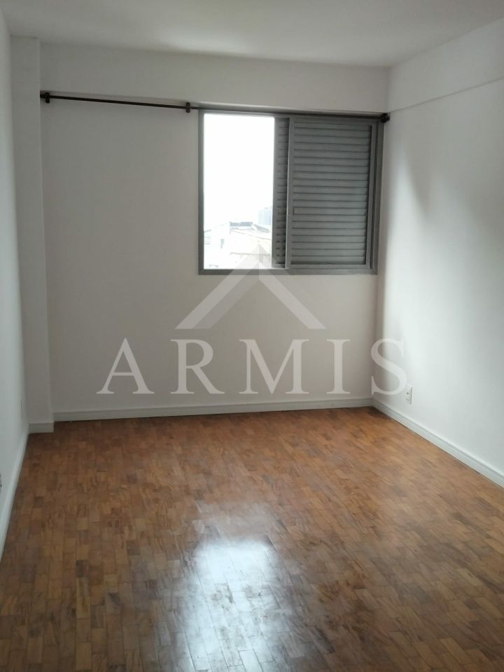 Kitnet de 57m² disponível para locação no Centro de São Paulo.