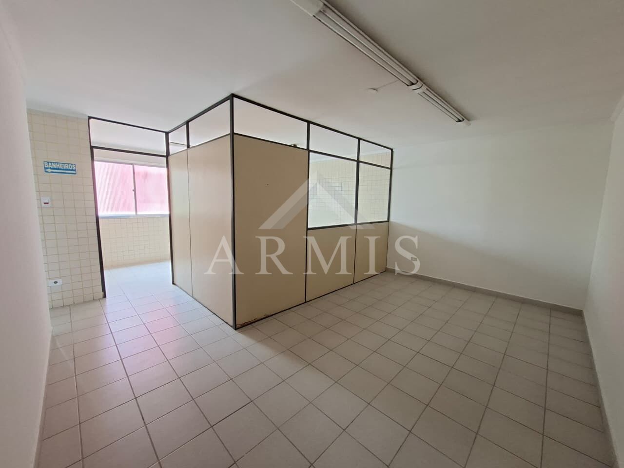 Conjunto comercial de 90m² disponível para locação em Santa Cecília, São Paulo - SP