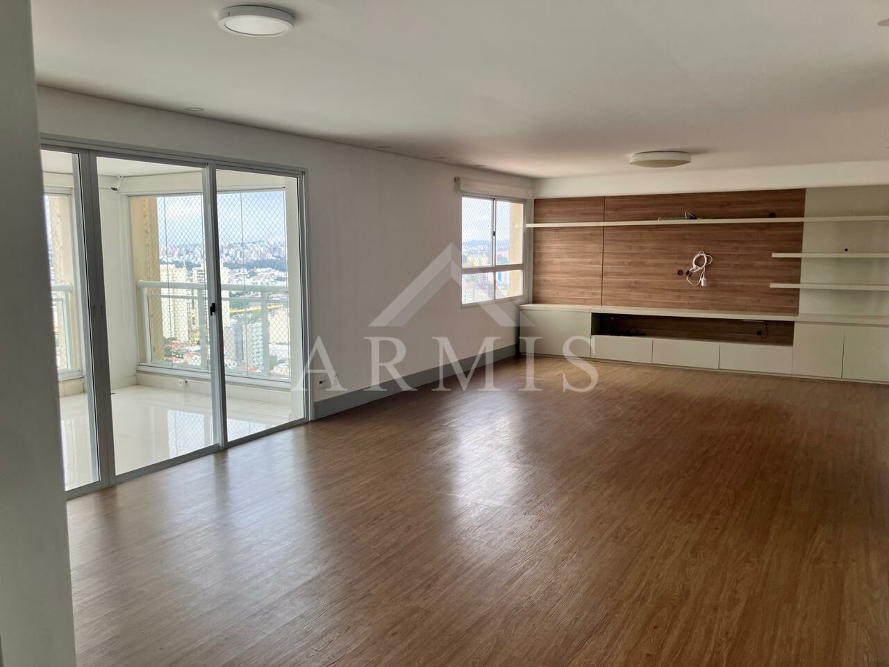 Apartamento de 352m² disponível para locação no Condomínio Vila de Bragança - Ipiranga.