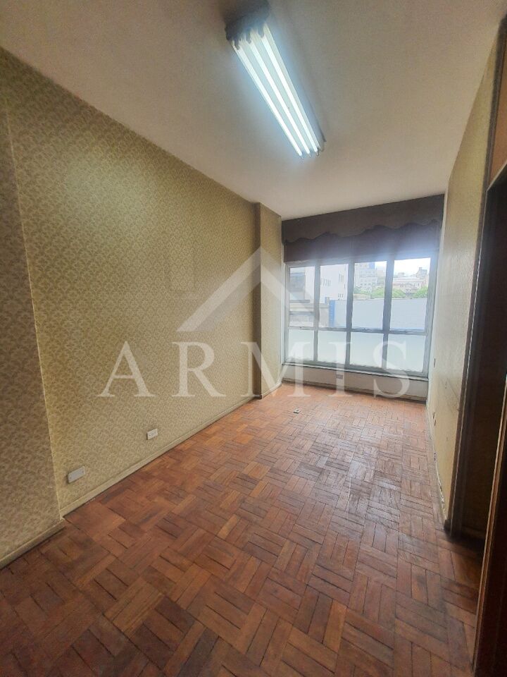 Conjunto comercial de 126m² disponível para locação na Bela Vista!