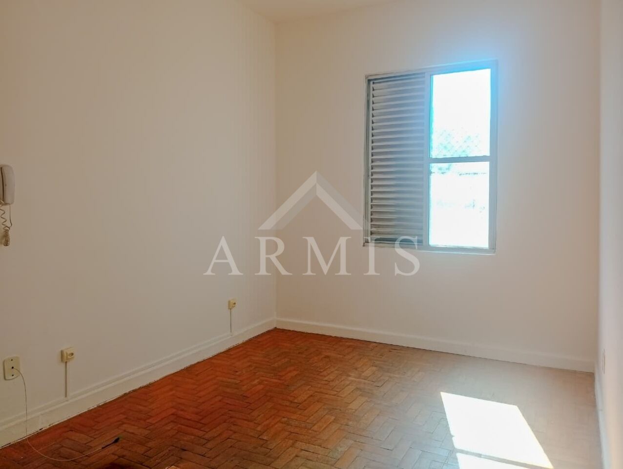 Apartamento com 01 dormitório disponível para locação na Lapa.