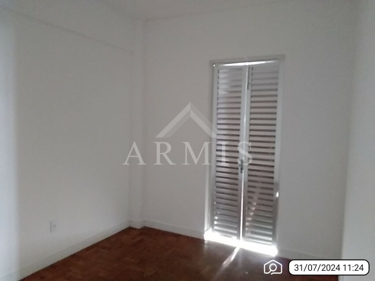 Apartamento com 02 dormitórios disponível para locação na Lapa.