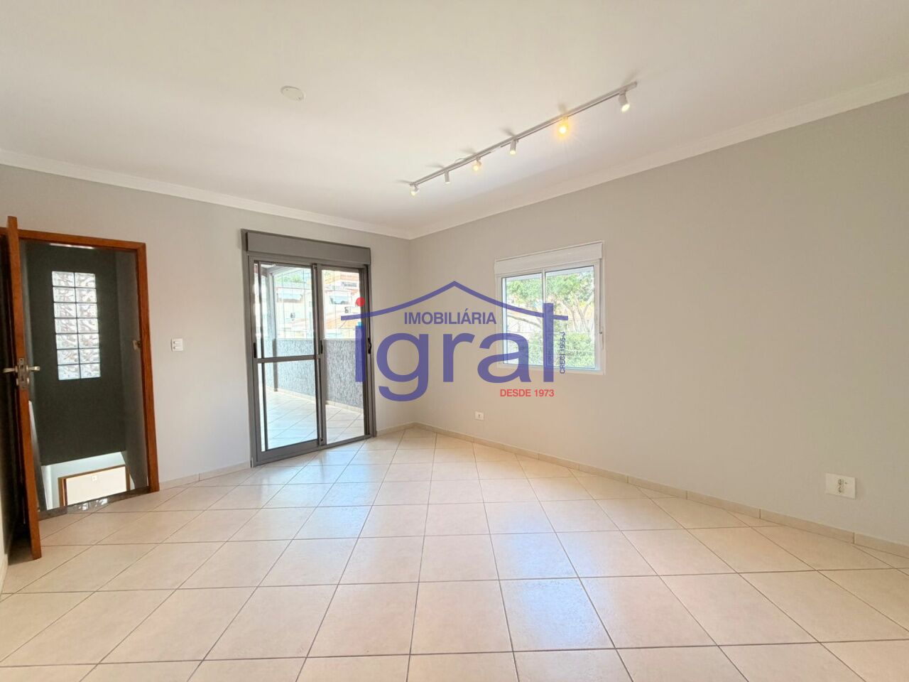 Sobrado para Locação - Vila Guarani Z Sul