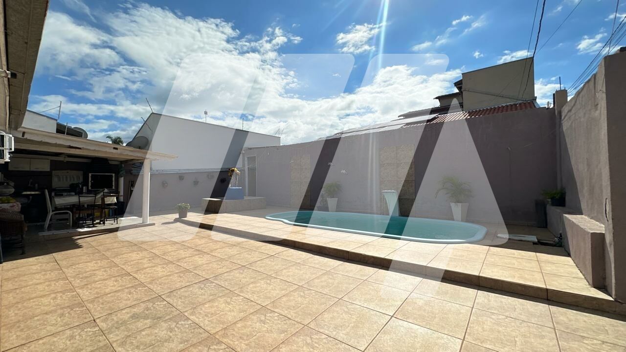 Casa Térrea para Venda - Jardim Mariluz