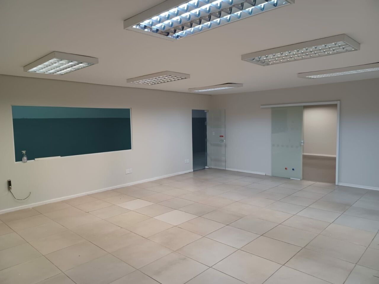 Galpão para Locação - Vila Guarani Z Sul