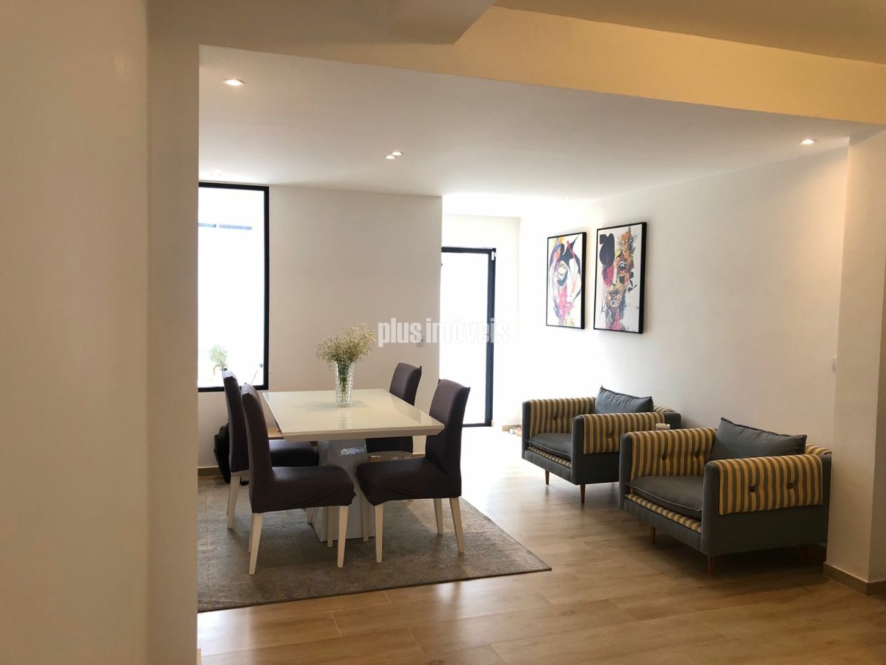 Casa à venda com 3 quartos, 135m² - Foto 2