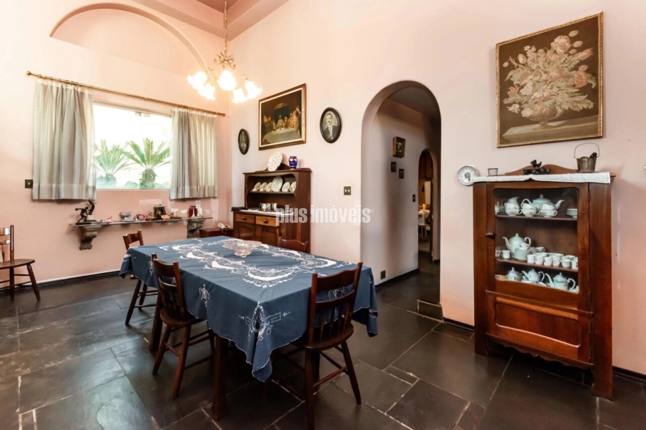 Casa à venda com 6 quartos, 540m² - Foto 2