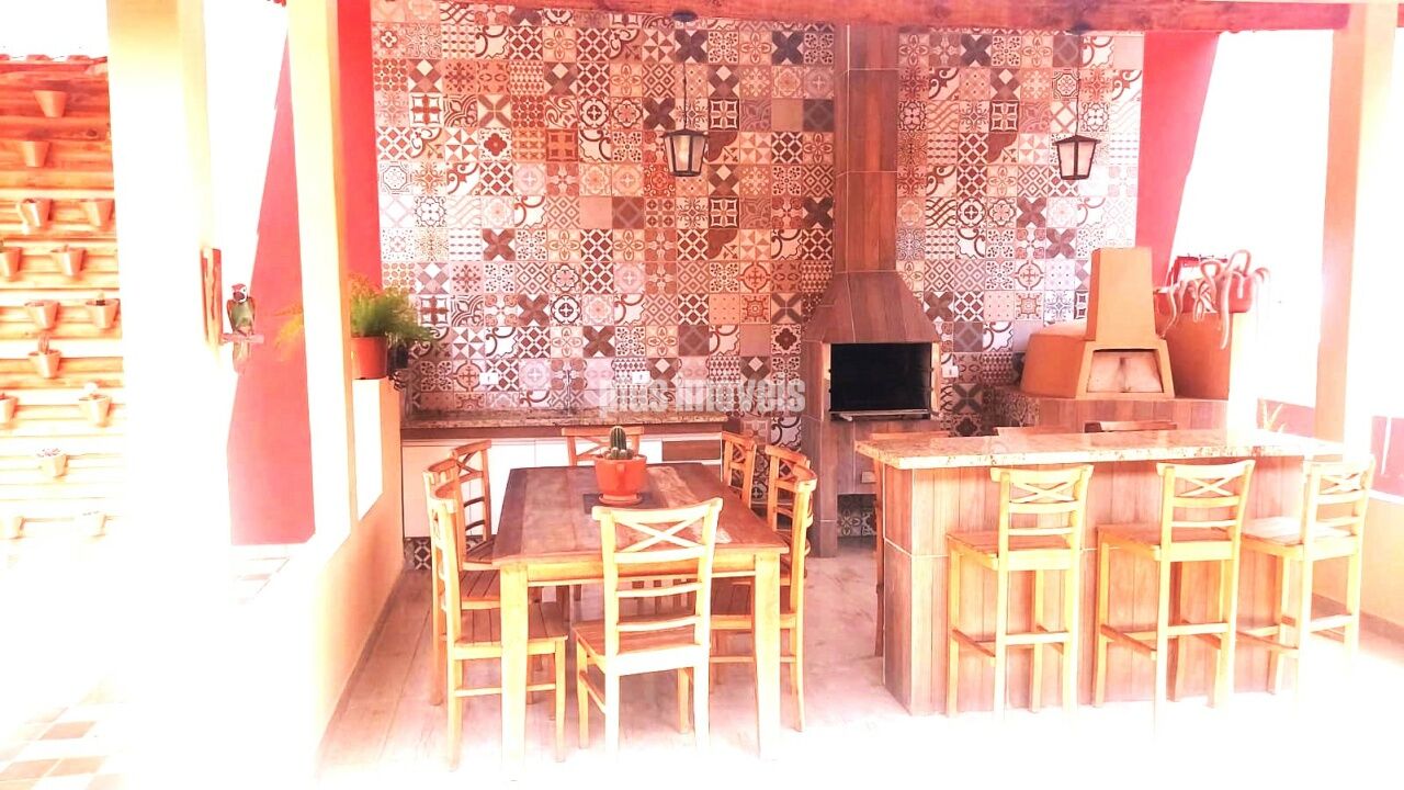 Casa, 3 quartos, 232 m² - Foto 1